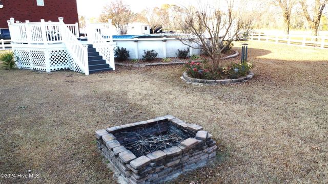 203 Pointe Drive, La Grange, NC 28551