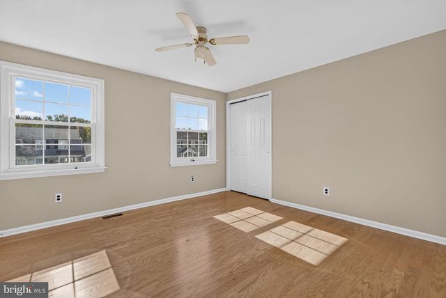 22 MIDWOOD RD, Marlton, NJ 08053