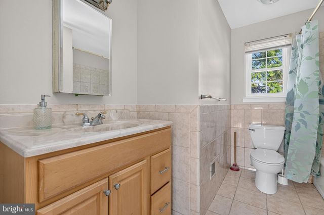 22 MIDWOOD RD, Marlton, NJ 08053