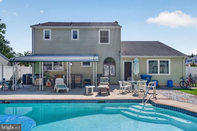 22 MIDWOOD RD, Marlton, NJ 08053