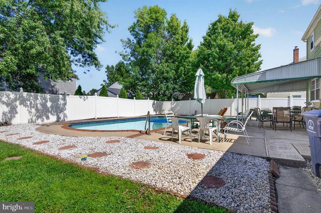 22 MIDWOOD RD, Marlton, NJ 08053