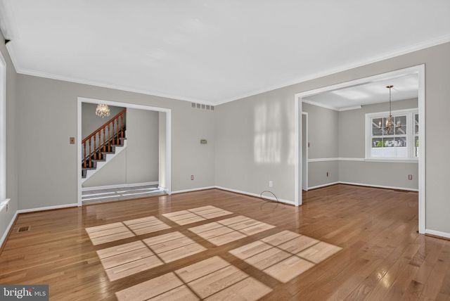 22 MIDWOOD RD, Marlton, NJ 08053