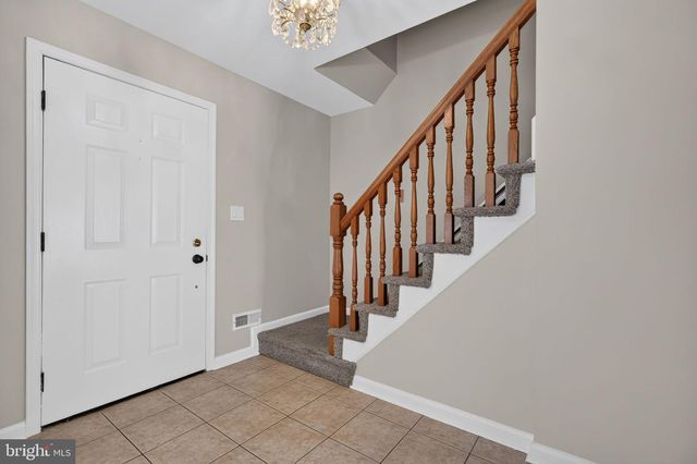 22 MIDWOOD RD, Marlton, NJ 08053