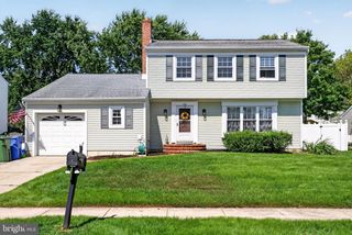 22 MIDWOOD RD, Marlton, NJ 08053