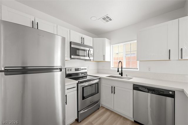 623 North 10th Street D, Las Vegas, NV 89101