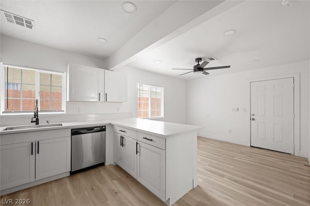 623 North 10th Street D, Las Vegas, NV 89101