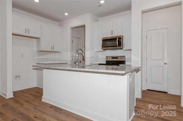 6006 Cedar Chip Way, Matthews, NC 28105