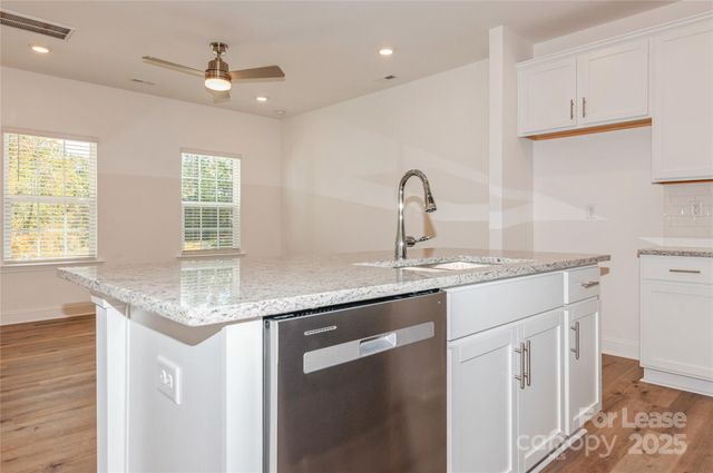 6006 Cedar Chip Way, Matthews, NC 28105