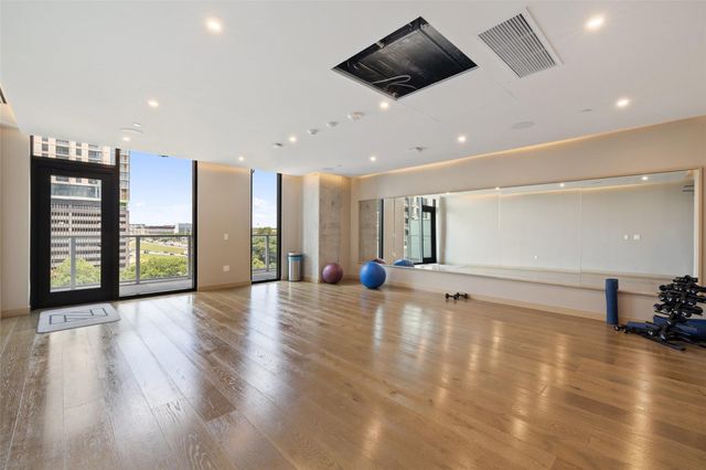 48 East Ave 2010, Austin, TX 78701