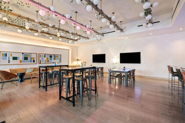 48 East Ave 2010, Austin, TX 78701