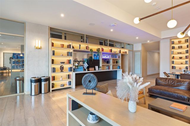 48 East Ave 2010, Austin, TX 78701