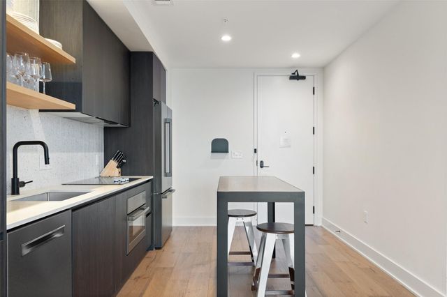 48 East Ave 2010, Austin, TX 78701
