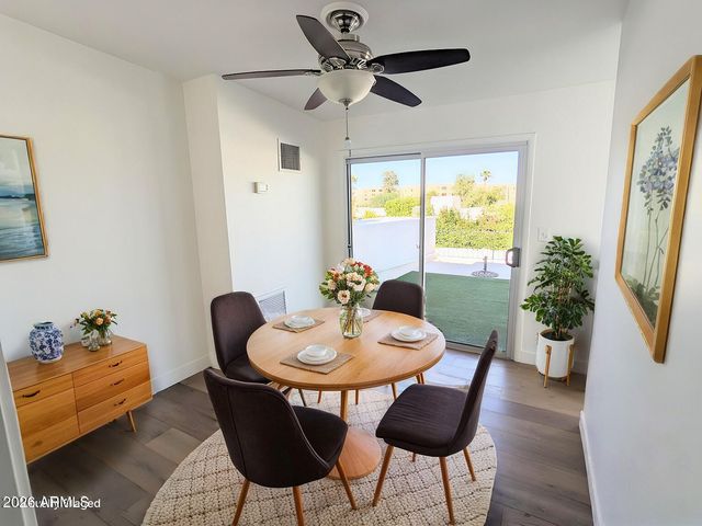 7662 E MINNEZONA Avenue, Scottsdale, AZ 85251