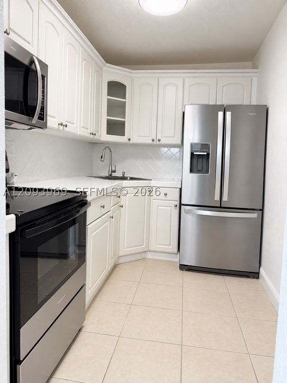 8405 NW 8th St 103, Miami, FL 33126