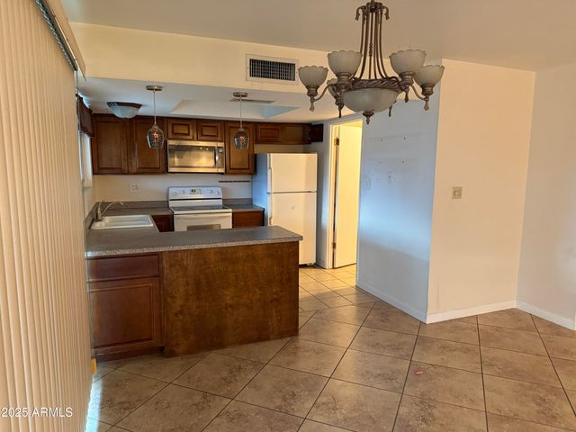 12813 N 36TH Drive, Phoenix, AZ 85029