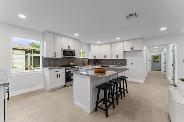 8655 Tilgham Street, Houston, TX 77029