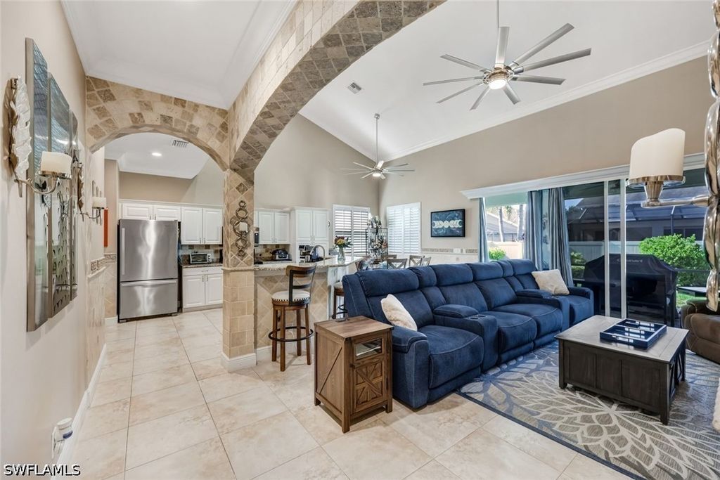 88 Burnt Pine DR, Naples, FL 34119