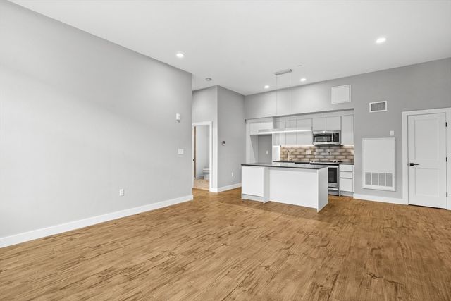 524 Main Street 8, Melrose, MA 02176