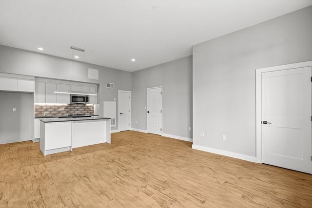 524 Main Street 8, Melrose, MA 02176
