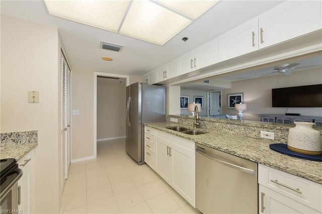 5550 Heron Point DR # 802, Naples, FL 34108