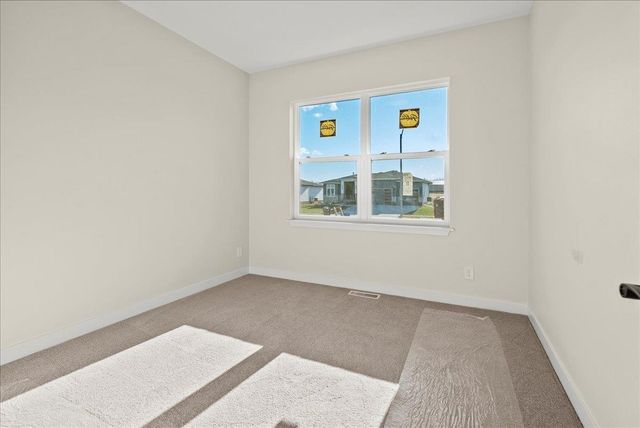 3921 Broomfield Drive, Cedar Falls, IA 50613