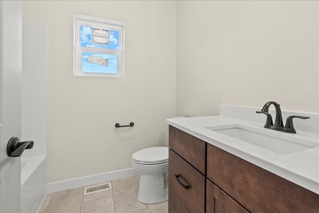 3921 Broomfield Drive, Cedar Falls, IA 50613