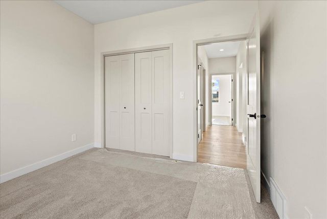 3921 Broomfield Drive, Cedar Falls, IA 50613