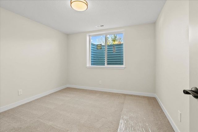 3921 Broomfield Drive, Cedar Falls, IA 50613