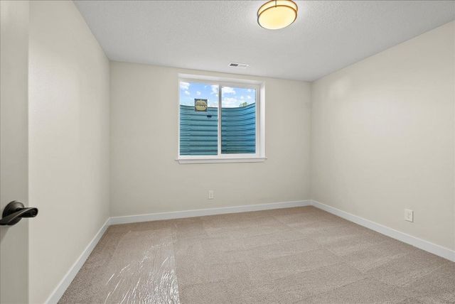 3921 Broomfield Drive, Cedar Falls, IA 50613