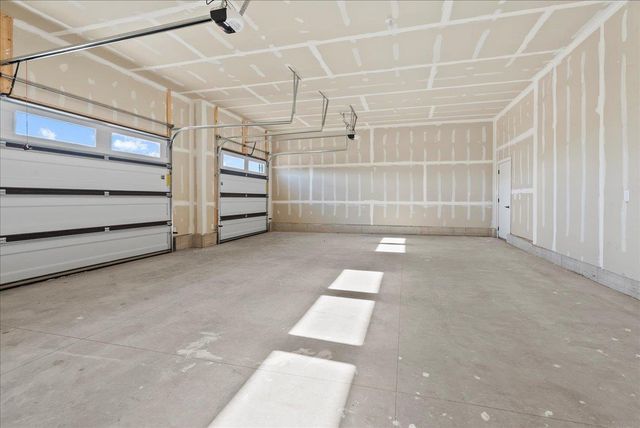 3921 Broomfield Drive, Cedar Falls, IA 50613