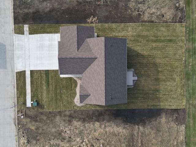 3921 Broomfield Drive, Cedar Falls, IA 50613