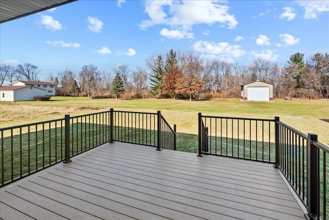 3921 Broomfield Drive, Cedar Falls, IA 50613