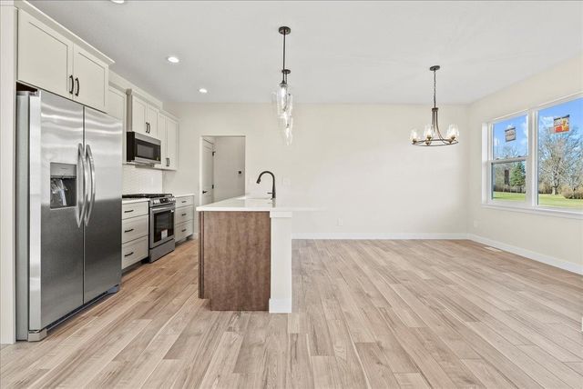 3921 Broomfield Drive, Cedar Falls, IA 50613