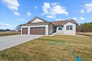 3921 Broomfield Drive, Cedar Falls, IA 50613