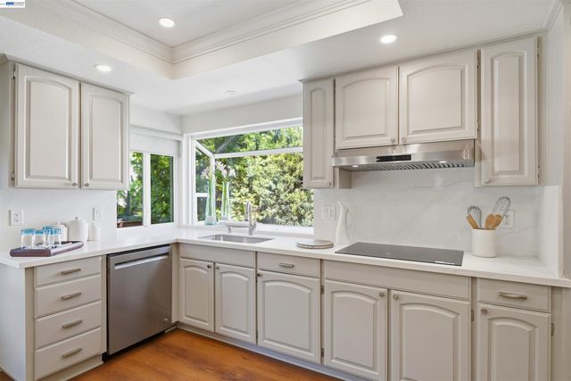 4350 Columbine Dr, Pleasanton, CA 94588