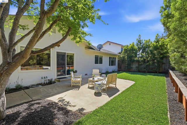4350 Columbine Dr, Pleasanton, CA 94588