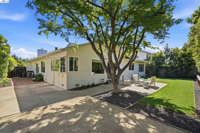 4350 Columbine Dr, Pleasanton, CA 94588