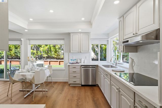 4350 Columbine Dr, Pleasanton, CA 94588