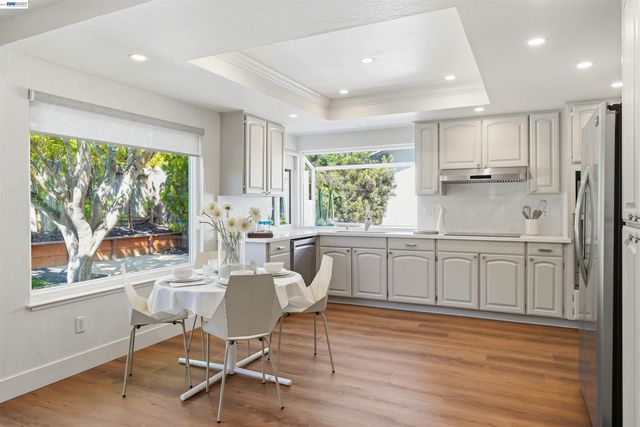 4350 Columbine Dr, Pleasanton, CA 94588