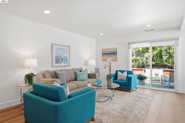 4350 Columbine Dr, Pleasanton, CA 94588