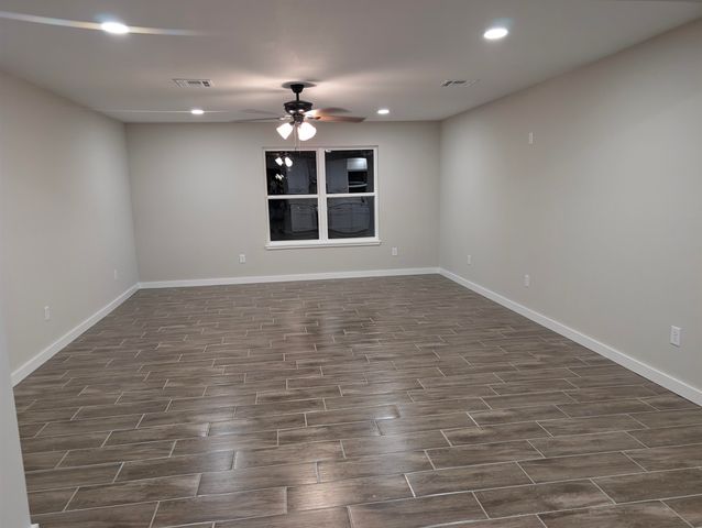 1145 Cuniff Rd, Sour Lake, TX 77659