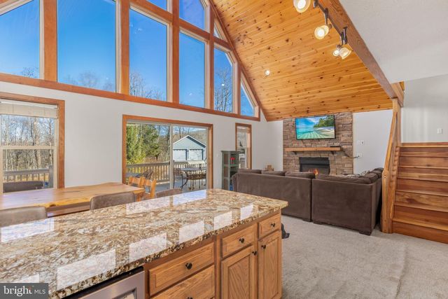 220 WOODLANDS HILL LN, Oakland, MD 21550