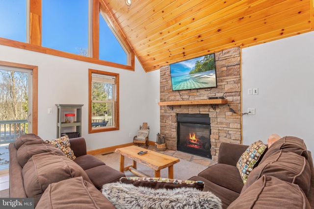 220 WOODLANDS HILL LN, Oakland, MD 21550