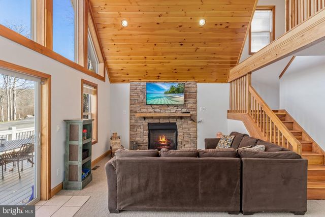 220 WOODLANDS HILL LN, Oakland, MD 21550