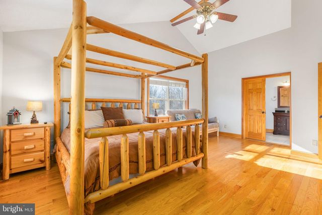 220 WOODLANDS HILL LN, Oakland, MD 21550