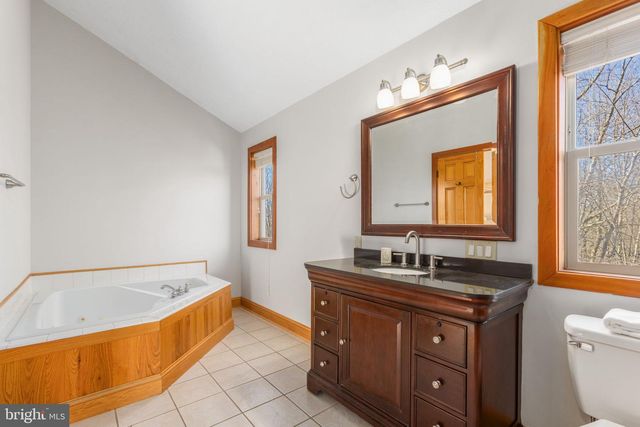 220 WOODLANDS HILL LN, Oakland, MD 21550