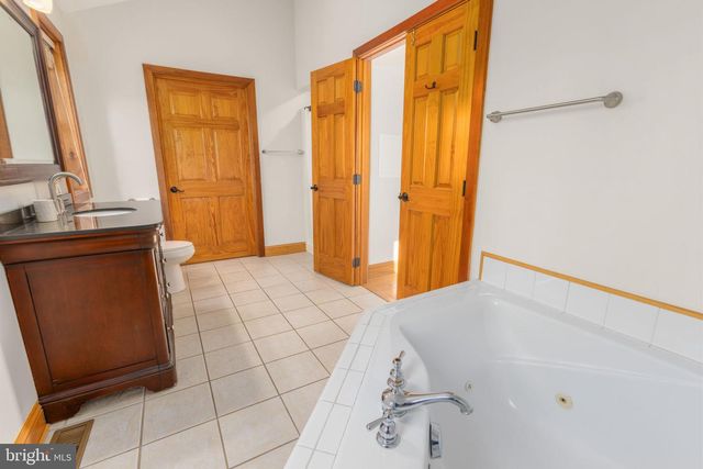 220 WOODLANDS HILL LN, Oakland, MD 21550