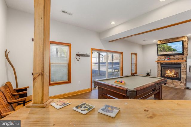 220 WOODLANDS HILL LN, Oakland, MD 21550