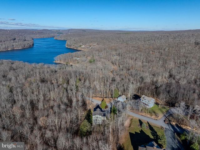 220 WOODLANDS HILL LN, Oakland, MD 21550