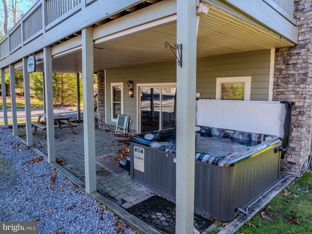 220 WOODLANDS HILL LN, Oakland, MD 21550